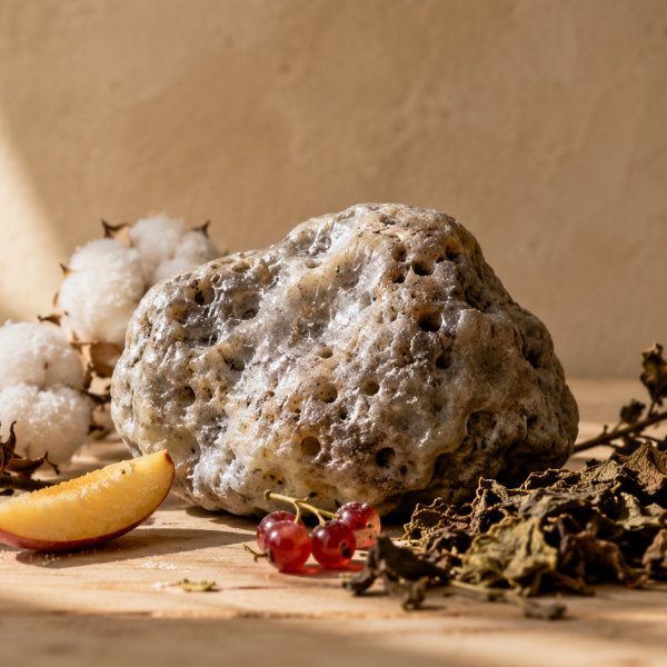Note di fondo: Ambra Grigia, Patchouli, Muschi Fruttati